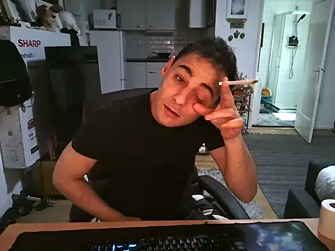 Snapshot of mihaimichael chatting on October 2025 01:32:01 PM mihaimichael online show from October 2025 01:32:01 PM