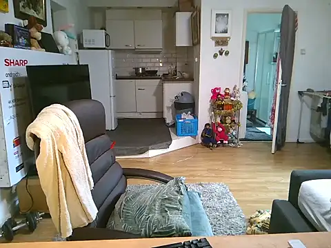 Snapshot of mihaimichael chatting on November 2025 12:06:01 PM mihaimichael online show from November 2025 12:06:01 PM