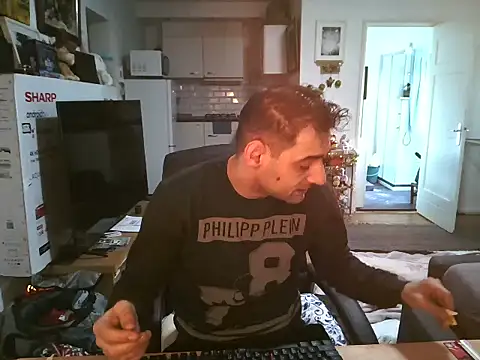 Snapshot of mihaimichael chatting on November 2025 01:25:02 PM mihaimichael online show from November 2025 01:25:02 PM