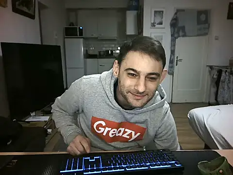 mihaimichael online show from April 2026 11:00:01 PM