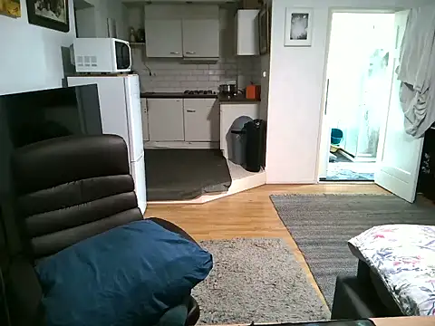 mihaimichael online show from September 2025 01:39:02 PM