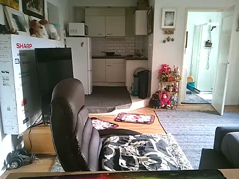 mihaimichael online show from October 2025 12:41:01 PM