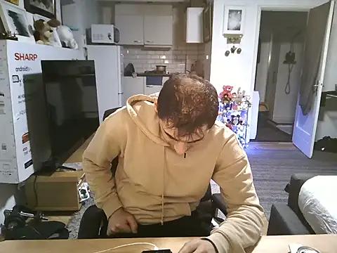 Snapshot of mihaimichael chatting on October 2025 12:22:01 AM mihaimichael online show from October 2025 12:22:01 AM