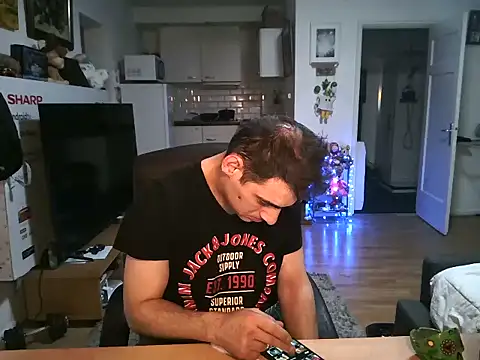 Snapshot of mihaimichael chatting on November 2025 02:55:02 AM mihaimichael online show from November 2025 02:55:02 AM