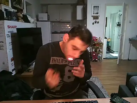 Snapshot of mihaimichael chatting on November 2025 02:43:01 PM mihaimichael online show from November 2025 02:43:01 PM