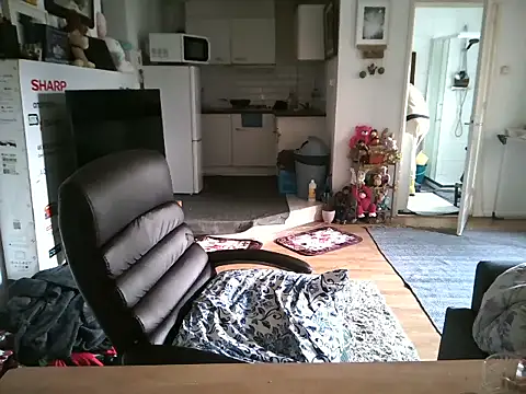 Snapshot of mihaimichael chatting on November 2025 01:48:02 PM mihaimichael online show from November 2025 01:48:02 PM