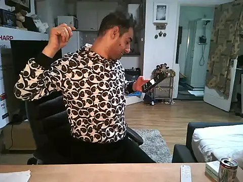 Snapshot of mihaimichael chatting on November 2025 02:39:02 PM mihaimichael online show from November 2025 02:39:02 PM