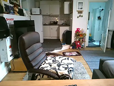 Snapshot of mihaimichael chatting on October 2025 02:47:02 PM mihaimichael online show from October 2025 02:47:02 PM