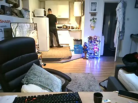 Snapshot of mihaimichael chatting on December 2025 12:00:01 AM mihaimichael online show from December 2025 12:00:01 AM