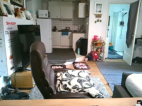 Snapshot of mihaimichael chatting on October 2025 12:37:02 PM mihaimichael online show from October 2025 12:37:02 PM