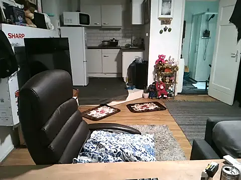 Snapshot of mihaimichael chatting on November 2025 10:53:02 AM mihaimichael online show from November 2025 10:53:02 AM