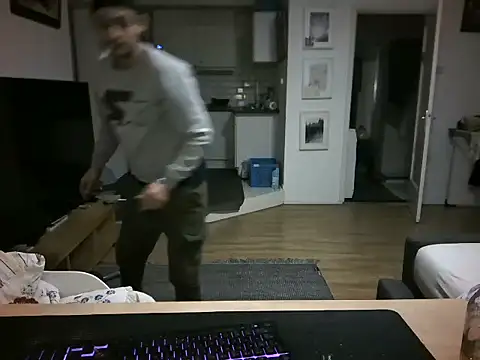 mihaimichael online show from April 2026 08:57:02 PM