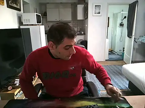 mihaimichael online show from October 2025 03:38:02 PM