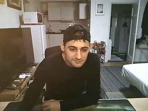 mihaimichael online show from October 2025 11:06:02 PM