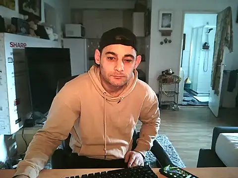 Snapshot of mihaimichael chatting on November 2025 02:17:01 PM mihaimichael online show from November 2025 02:17:01 PM