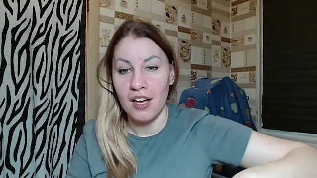 TherestlessKitty online show from April 2026 10:28:01 PM