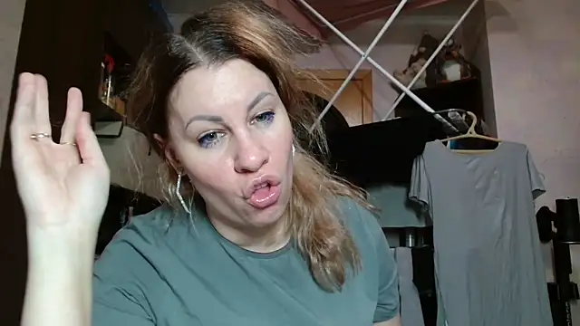 TherestlessKitty online show from April 2026 10:16:02 PM