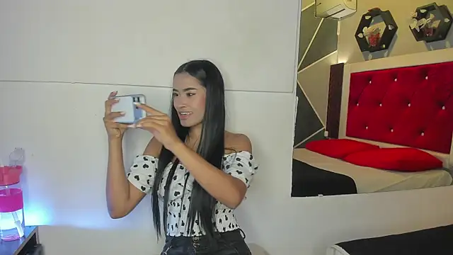 Karoll014 online show from June 2026 01:16:01 PM