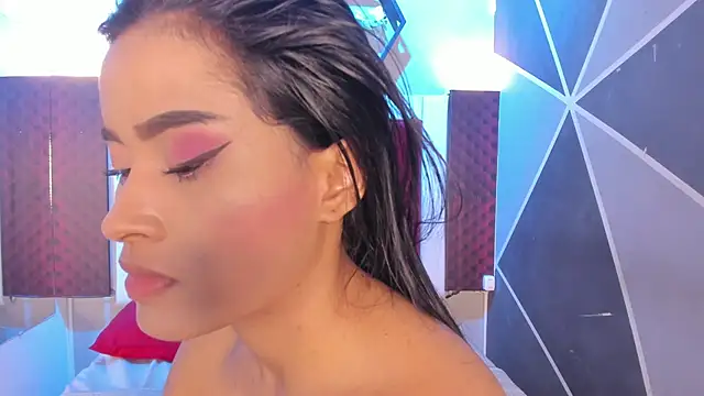 Snapshot of Karoll014 chatting on April 2026 11:55:02 AM Karoll014 online show from April 2026 11:55:02 AM