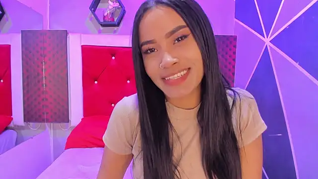 Snapshot of Karoll014 chatting on November 2025 12:04:02 PM Karoll014 online show from November 2025 12:04:02 PM