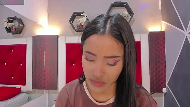 Snapshot of Karoll014 chatting on March 2026 12:11:02 PM Karoll014 online show from March 2026 12:11:02 PM