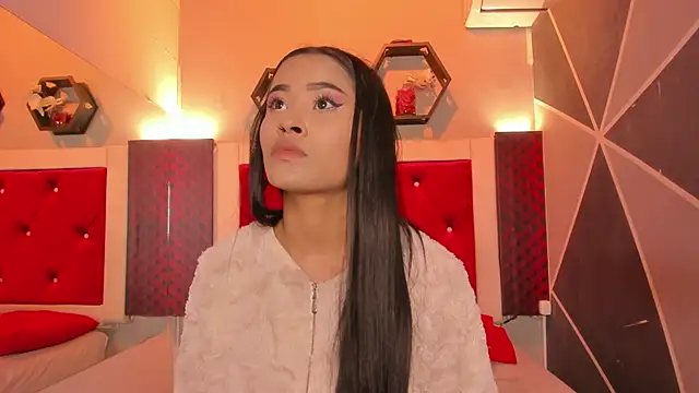 Snapshot of Karoll014 chatting on March 2026 03:02:02 PM Karoll014 online show from March 2026 03:02:02 PM