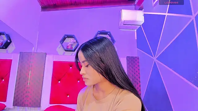 Snapshot of Karoll014 chatting on October 2025 11:53:01 AM Karoll014 online show from October 2025 11:53:01 AM