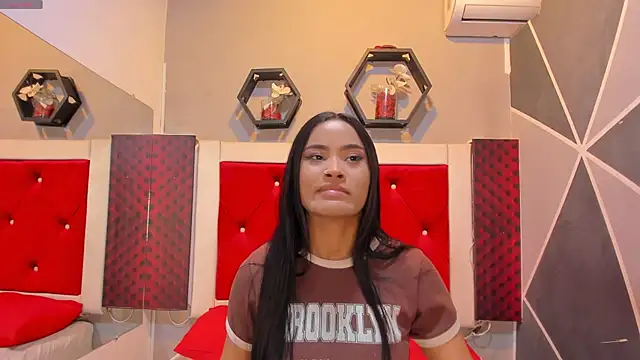 Snapshot of Karoll014 chatting on November 2025 12:09:02 PM Karoll014 online show from November 2025 12:09:02 PM