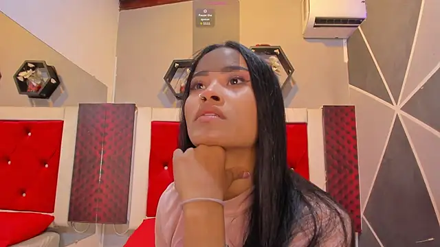 Snapshot of Karoll014 chatting on November 2025 12:15:02 PM Karoll014 online show from November 2025 12:15:02 PM