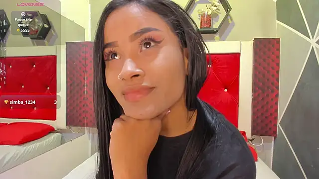 Snapshot of Karoll014 chatting on November 2025 11:43:01 AM Karoll014 online show from November 2025 11:43:01 AM