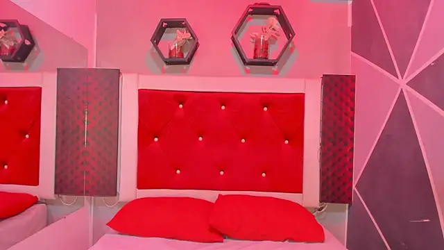 Snapshot of Karoll014 chatting on November 2025 12:09:01 PM Karoll014 online show from November 2025 12:09:01 PM