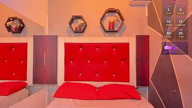 Snapshot of Karoll014 chatting on October 2025 12:04:02 PM Karoll014 online show from October 2025 12:04:02 PM