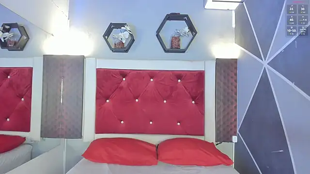 Karoll014 online show from May 2026 12:14:02 PM