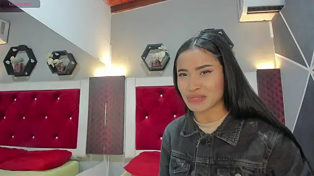 Snapshot of Karoll014 chatting on March 2026 12:13:01 PM Karoll014 online show from March 2026 12:13:01 PM