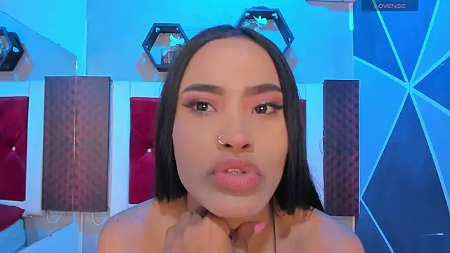 Karoll014 online show from October 2025 11:18:01 AM