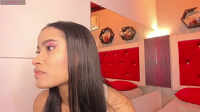 Snapshot of Karoll014 chatting on March 2026 11:31:01 AM Karoll014 online show from March 2026 11:31:01 AM