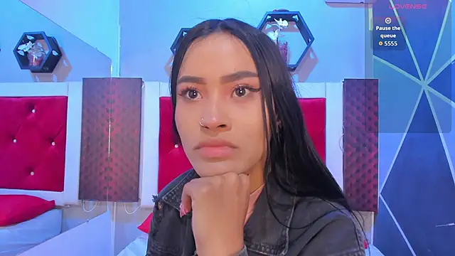 Karoll014 online show from October 2025 01:23:01 PM