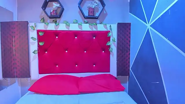 Snapshot of Karoll014 chatting on February 2026 12:02:02 PM Karoll014 online show from February 2026 12:02:02 PM