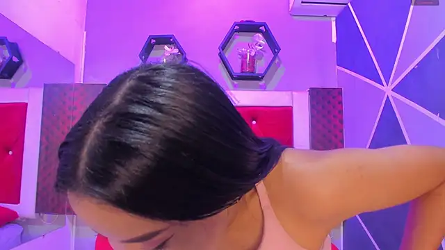 Snapshot of Karoll014 chatting on December 2025 12:04:02 PM Karoll014 online show from December 2025 12:04:02 PM