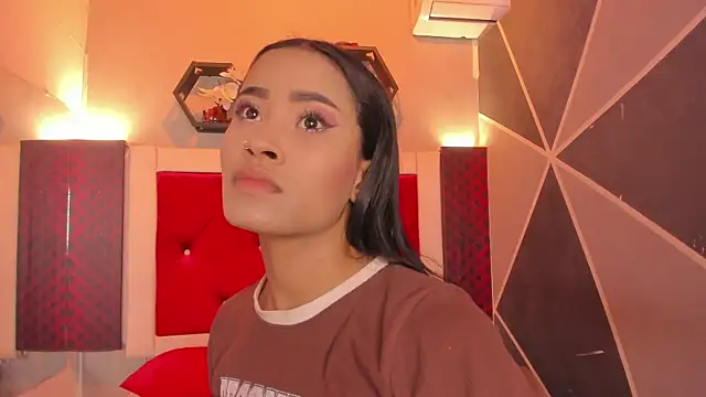 Snapshot of Karoll014 chatting on March 2026 11:44:02 AM Karoll014 online show from March 2026 11:44:02 AM