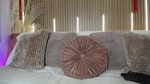 Tayzon Foxxx online show from April 2026 08:26:02 PM