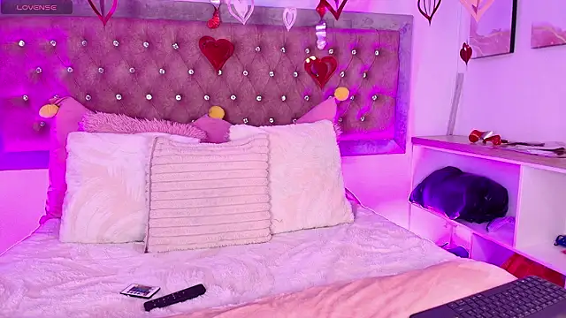 Tayzon Foxxx online show from February 2026 01:11:02 PM