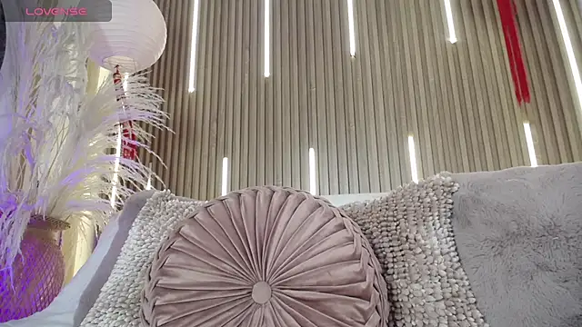 Tayzon Foxxx online show from March 2026 08:25:01 PM