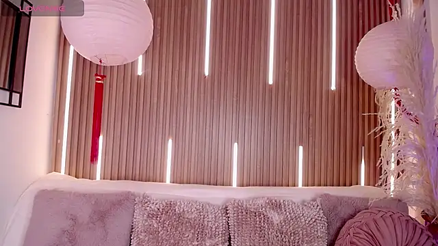 Tayzon Foxxx online show from April 2026 08:32:01 PM