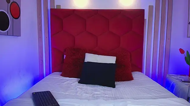 Snapshot of Tayzon_Foxxx chatting on July 2026 09:14:02 PM Tayzon Foxxx online show from July 2026 09:14:02 PM