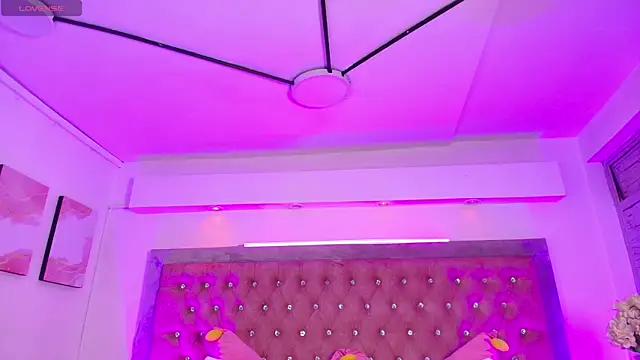 Tayzon Foxxx online show from December 2025 12:29:02 PM