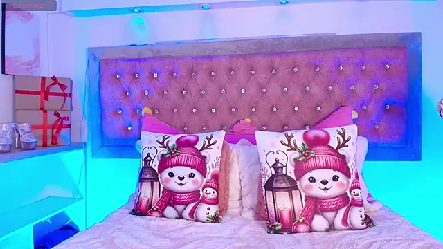 Tayzon Foxxx online show from December 2025 12:52:02 PM