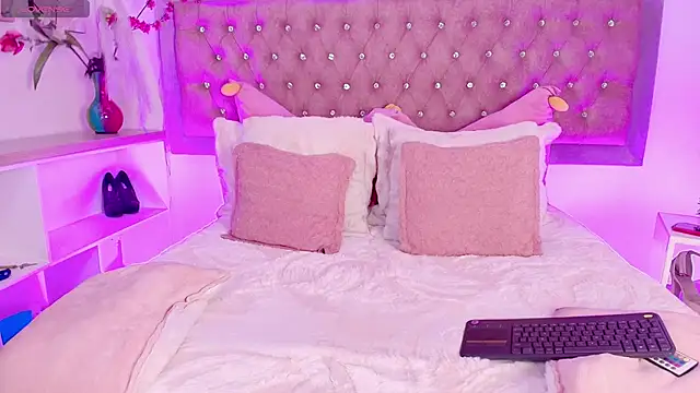 Tayzon Foxxx online show from December 2025 12:59:02 PM