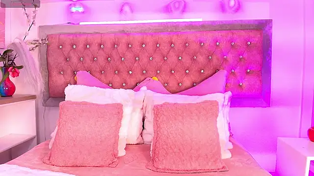 Tayzon Foxxx online show from October 2025 12:49:02 PM