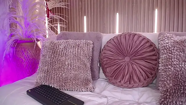 Tayzon Foxxx online show from March 2026 08:32:02 PM